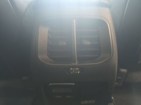 Used 2019 Jeep Cherokee Limited AWD/4WD image 35