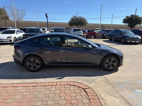 Used 2023 Tesla Model 3 Standard Range image 4