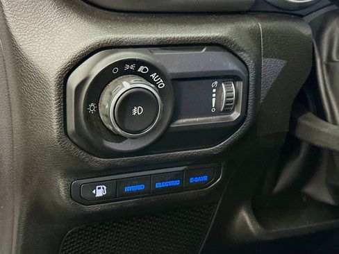 Used 2023 Jeep Wrangler Unlimited w/ Cold Weather Group image 17