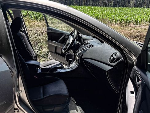 Used 2010 MAZDA MAZDA3 i Sport FWD image 16