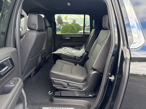 New 2025 Chevrolet Suburban Premier image 22