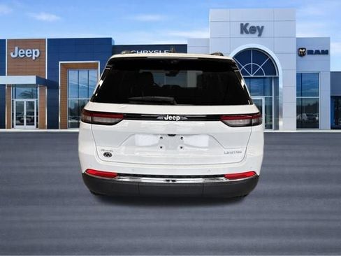 New 2025 Jeep Grand Cherokee Limited w/ Luxury Tech Group II AWD/4WD image 5