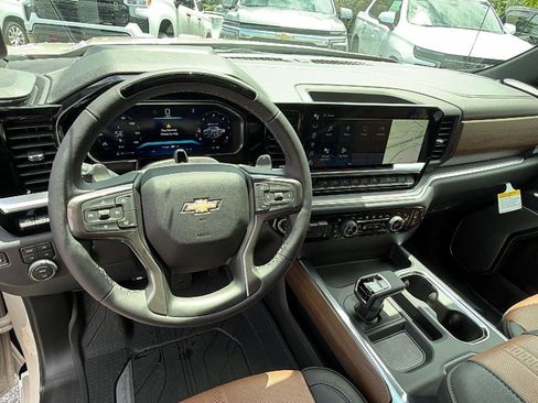 New 2026 Chevrolet Silverado 1500 High Country AWD/4WD image 19