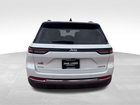 Used 2025 Jeep Grand Cherokee Limited w/ Trailer Tow Package AWD/4WD image 7