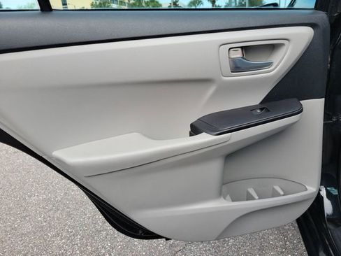 Used 2016 Toyota Camry LE image 13