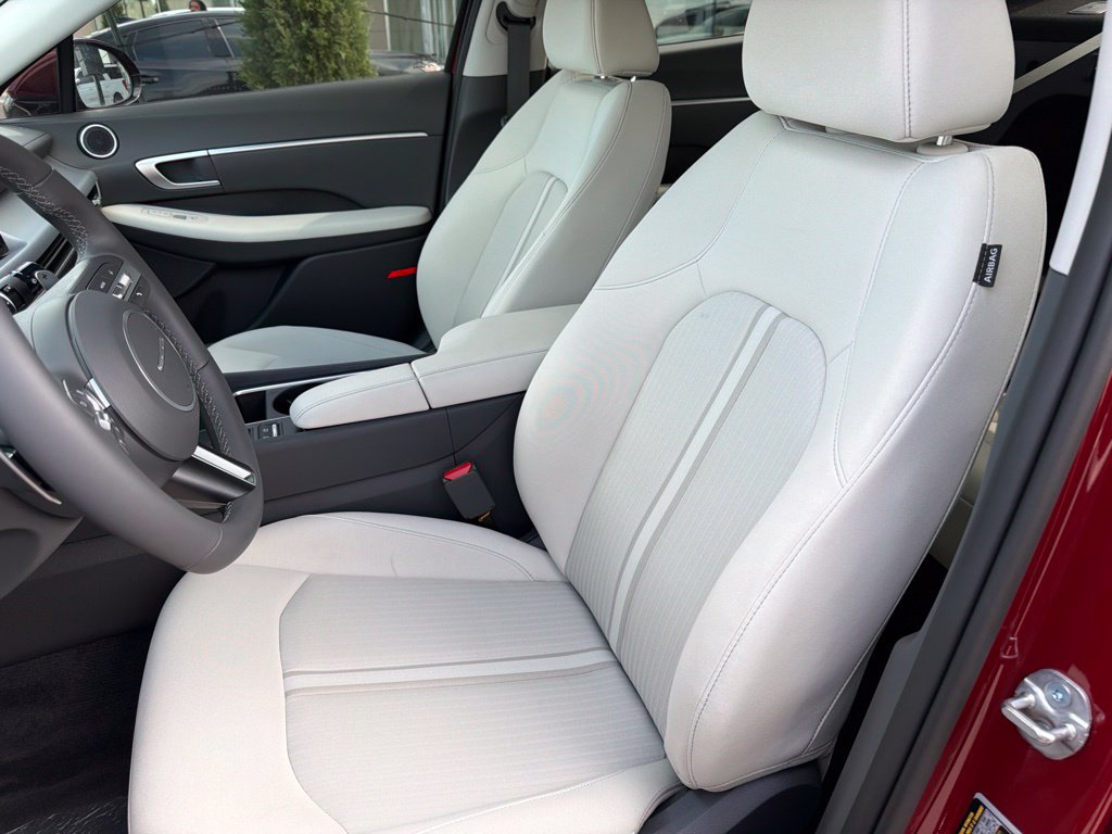 New 2026 Hyundai Sonata SEL FWD image 4