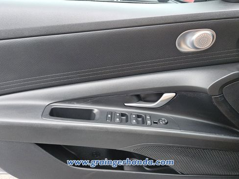 Used 2021 Hyundai Elantra SEL FWD image 23
