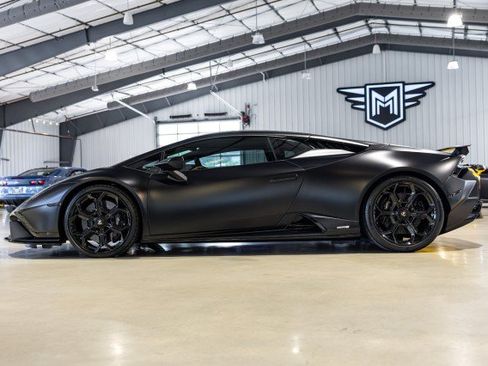 Used 2023 Lamborghini Huracan Tecnica RWD image 3