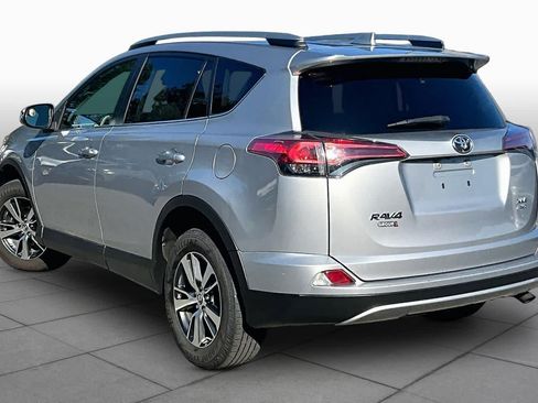 Used 2017 Toyota RAV4 XLE AWD/4WD image 12