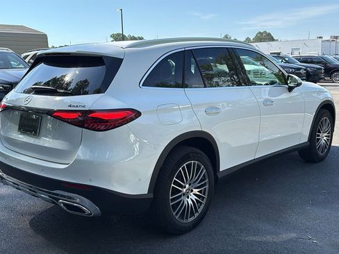 Used 2025 Mercedes-Benz GLC 300 4MATIC image 4