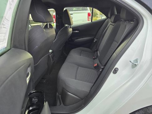 Used 2021 Toyota Corolla Hatchback image 9