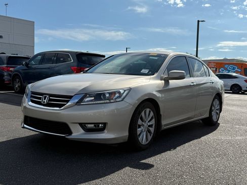 Used 2013 Honda Accord EX image 2
