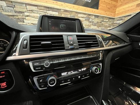Used 2018 BMW 330i xDrive Sedan AWD/4WD image 18