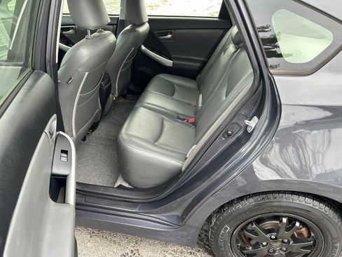 Used 2015 Toyota Prius Two image 12