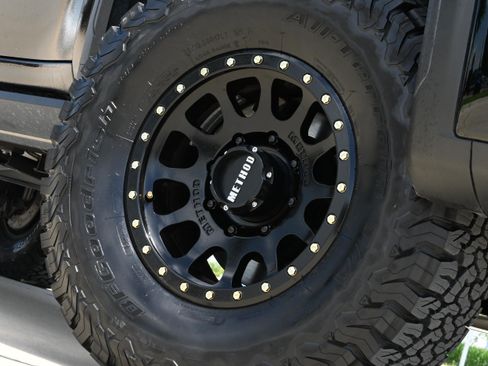 Used 2024 GMC Sierra 2500 AT4X AWD/4WD image 11
