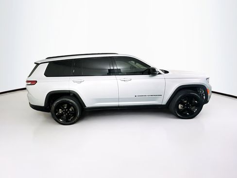 Used 2023 Jeep Grand Cherokee L Limited w/ Black Appearance Package image 10