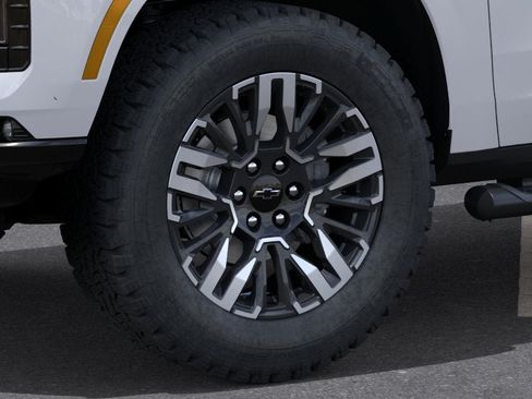 New 2026 Chevrolet Tahoe Z71 w/ Comfort Package AWD/4WD image 9