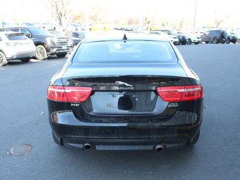 Used 2019 Jaguar XE Prestige image 4