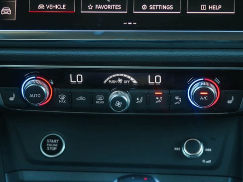 New 2025 Audi Q3 2.0T Premium image 19