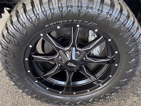 Certified 2019 Toyota Tundra SR5 w/ TRD Off Road Package AWD/4WD image 11