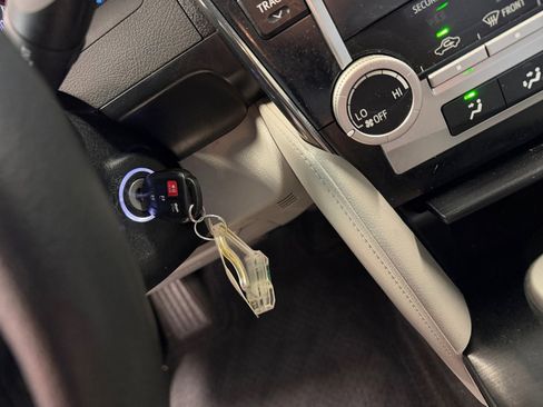 Used 2012 Toyota Camry LE FWD image 24