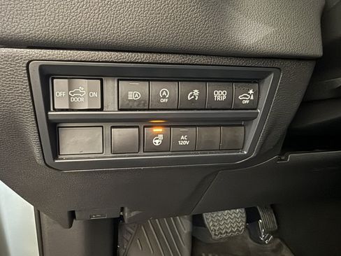 Used 2025 Toyota Tundra SR5 AWD/4WD image 22