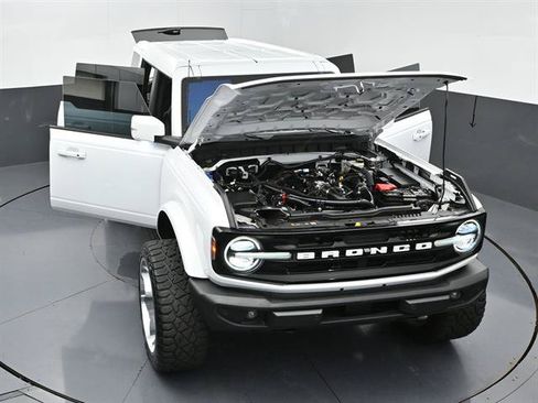 Used 2025 Ford Bronco Outer Banks AWD/4WD image 47