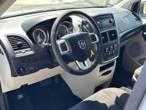 Used 2015 Dodge Grand Caravan SE w/ Quick Order Package 29E SE FWD image 19