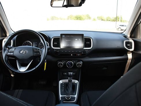Used 2022 Hyundai Venue SEL FWD image 20