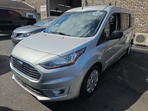 Used 2022 Ford Transit Connect XLT FWD image 2