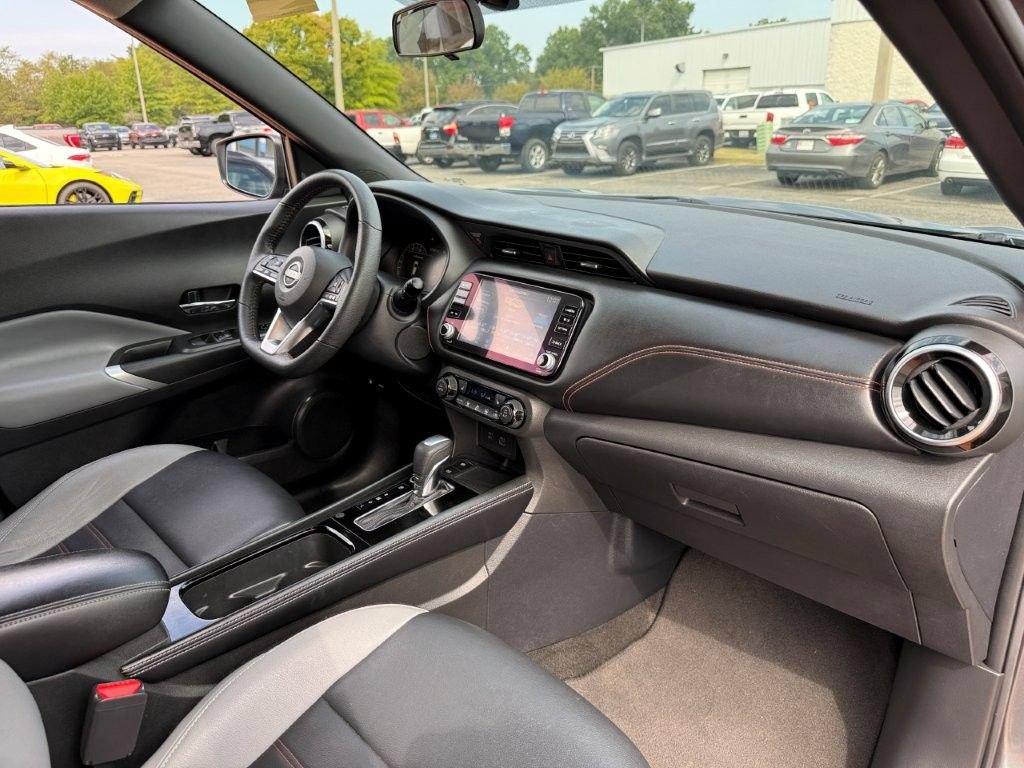 Used 2023 Nissan Kicks SR w/ SR Premium Package FWD image 21