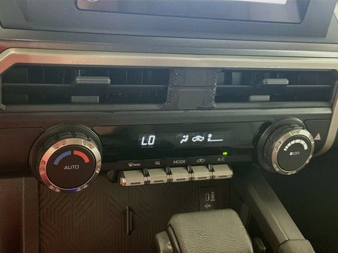 Used 2025 Toyota Tacoma TRD Sport AWD/4WD image 15