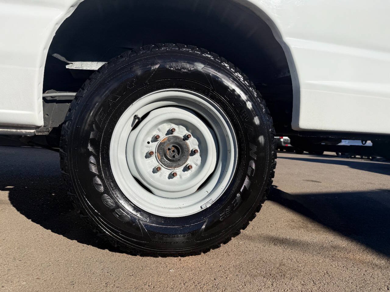 Used 2014 Ford E-350 and Econoline 350 Extended Super Duty w/ Power Group RWD image 35