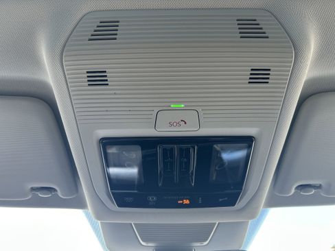 New 2025 Volkswagen Tiguan SE image 20