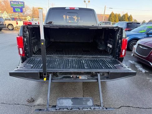 Used 2018 Ford F150 Lariat w/ Equipment Group 501A Mid image 9