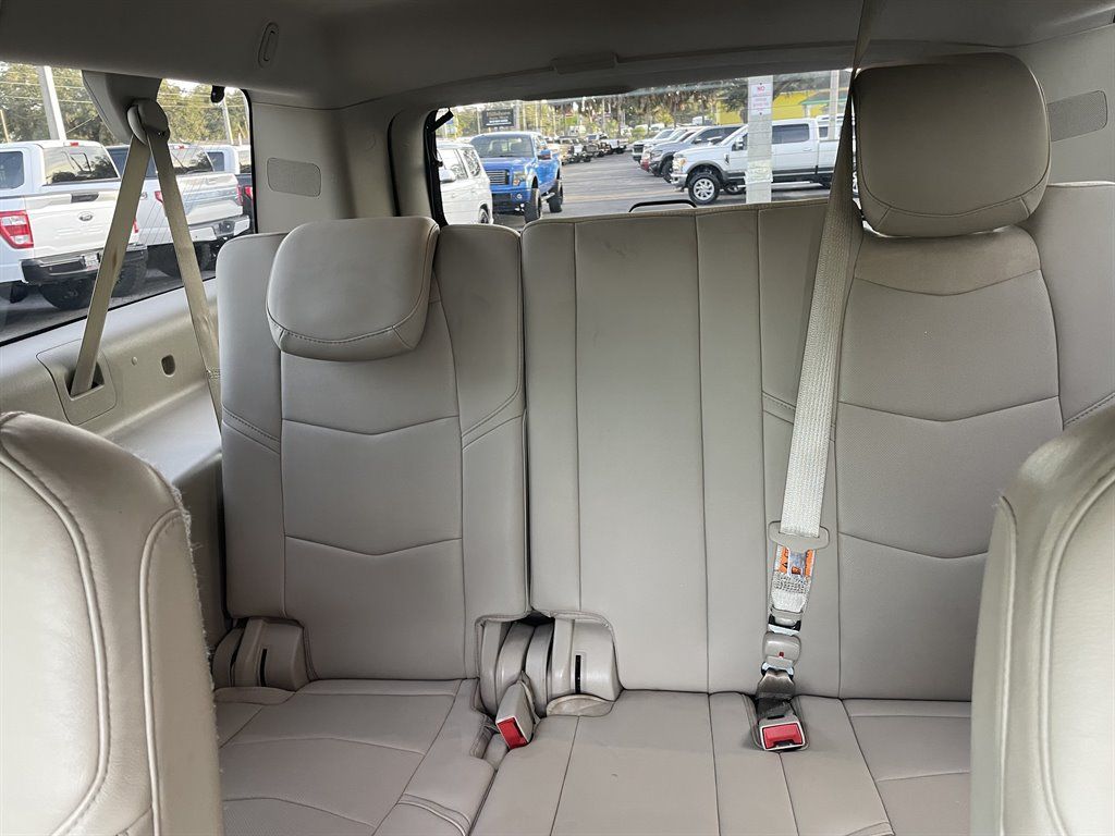 Used 2016 Cadillac Escalade ESV Luxury RWD image 6
