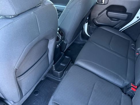 Used 2023 Jeep Wrangler Unlimited w/ Cold Weather Group image 4