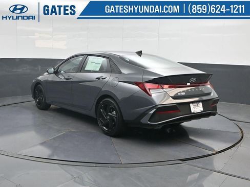 New 2026 Hyundai Elantra SEL Sport FWD image 8