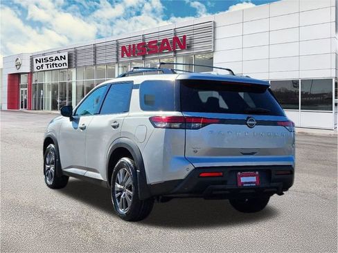 New 2025 Nissan Pathfinder SV image 4