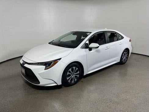 Certified 2022 Toyota Corolla LE w/ Carpet Mat Package (TMS) FWD image 7