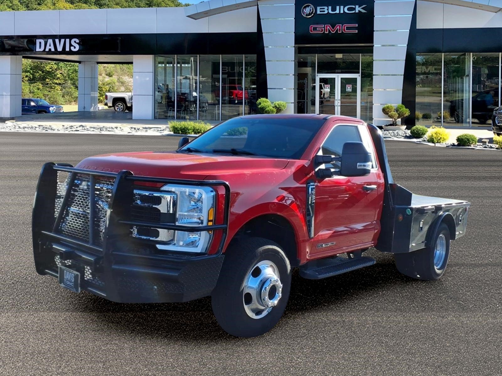Used 2024 Ford F350 XLT AWD/4WD image 2