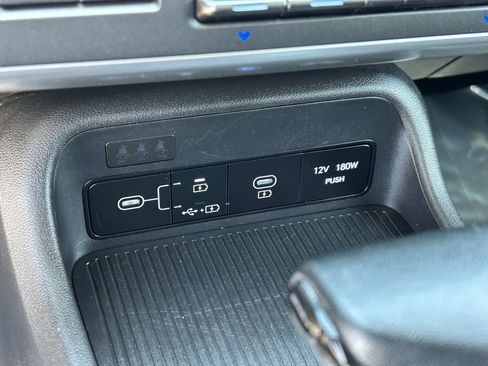 Used 2025 Hyundai Kona SEL FWD image 23