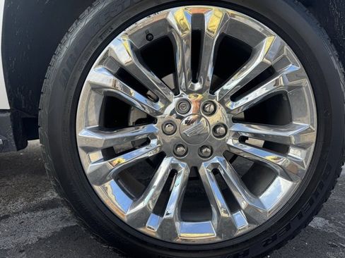 Used 2018 Cadillac Escalade Luxury w/ LPO, Radiant Package image 7