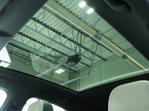 Used 2025 Porsche Cayenne Coupe image 38