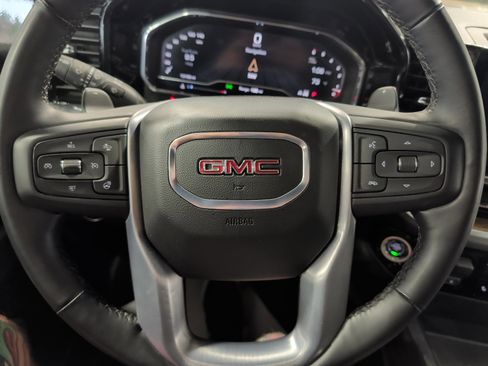 Used 2025 GMC Sierra 1500 Elevation image 9