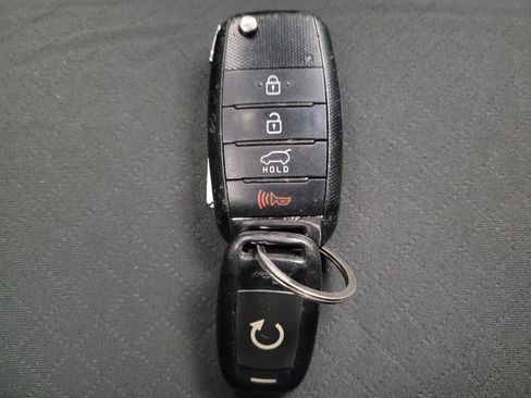 Used 2018 Kia Sorento LX image 32