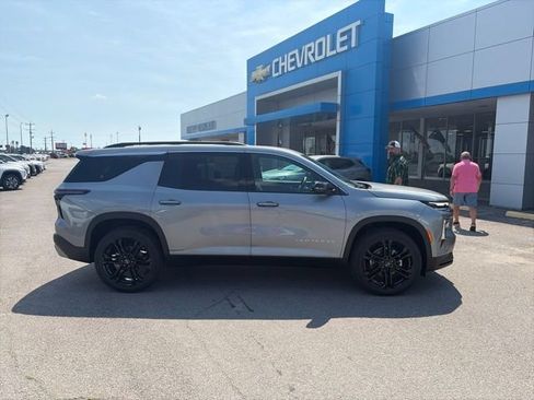 New 2026 Chevrolet Traverse LT FWD image 7
