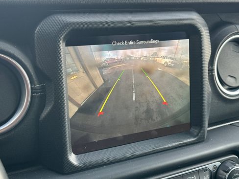 Used 2023 Jeep Wrangler Sahara image 20