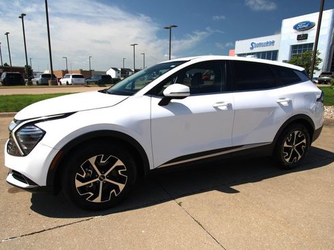 Used 2024 Kia Sportage EX FWD image 17