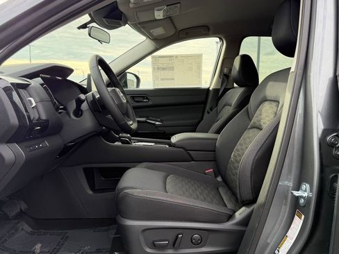 New 2026 Nissan Pathfinder SV image 11